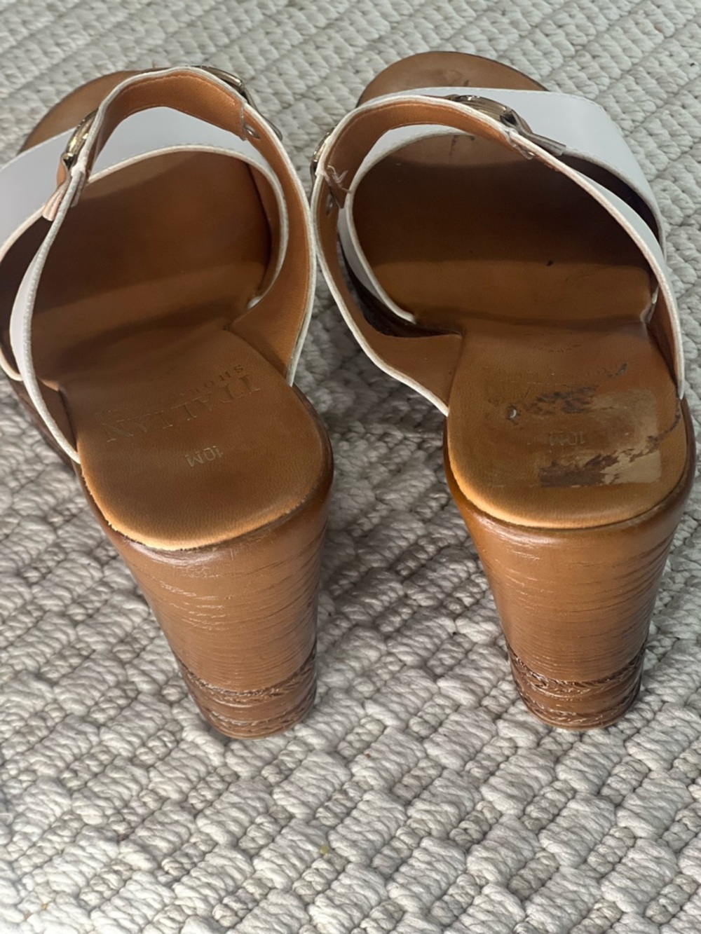 Italian Shoemakers White Wedge Sandals Gold Buckle Detail Size 10M - Picture 7 of 9